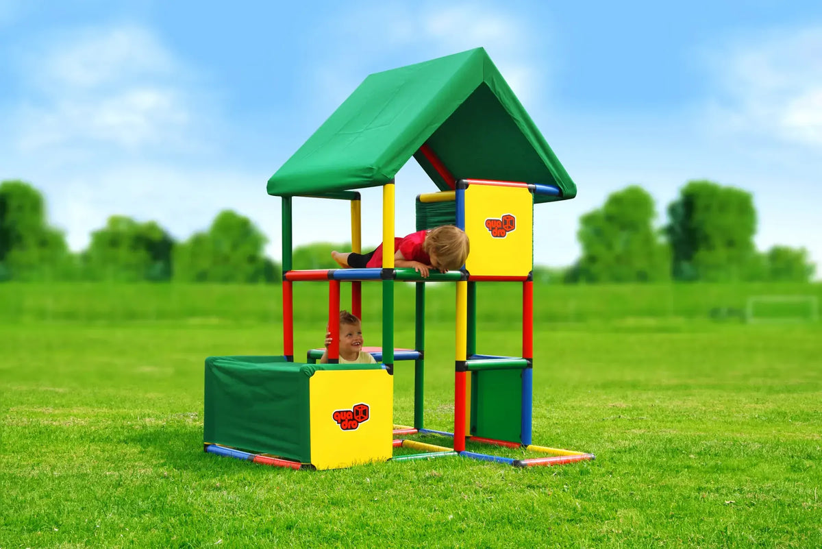 Children playing in a covered QUADRO Universal tower outdoors